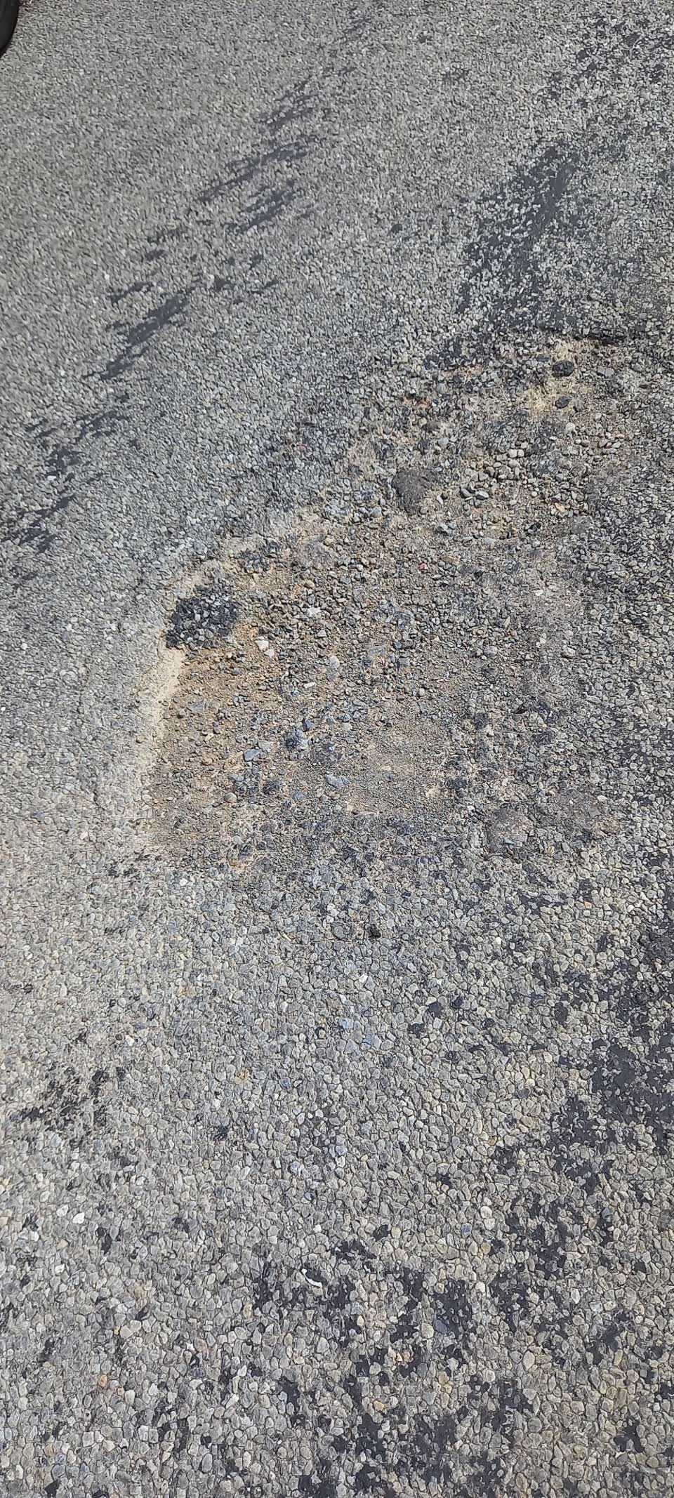 The photograph attached to this roading/streets report