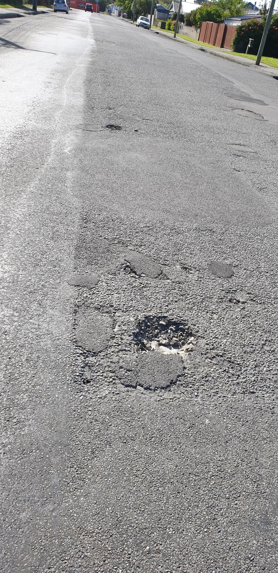 The photograph attached to this roading/streets report