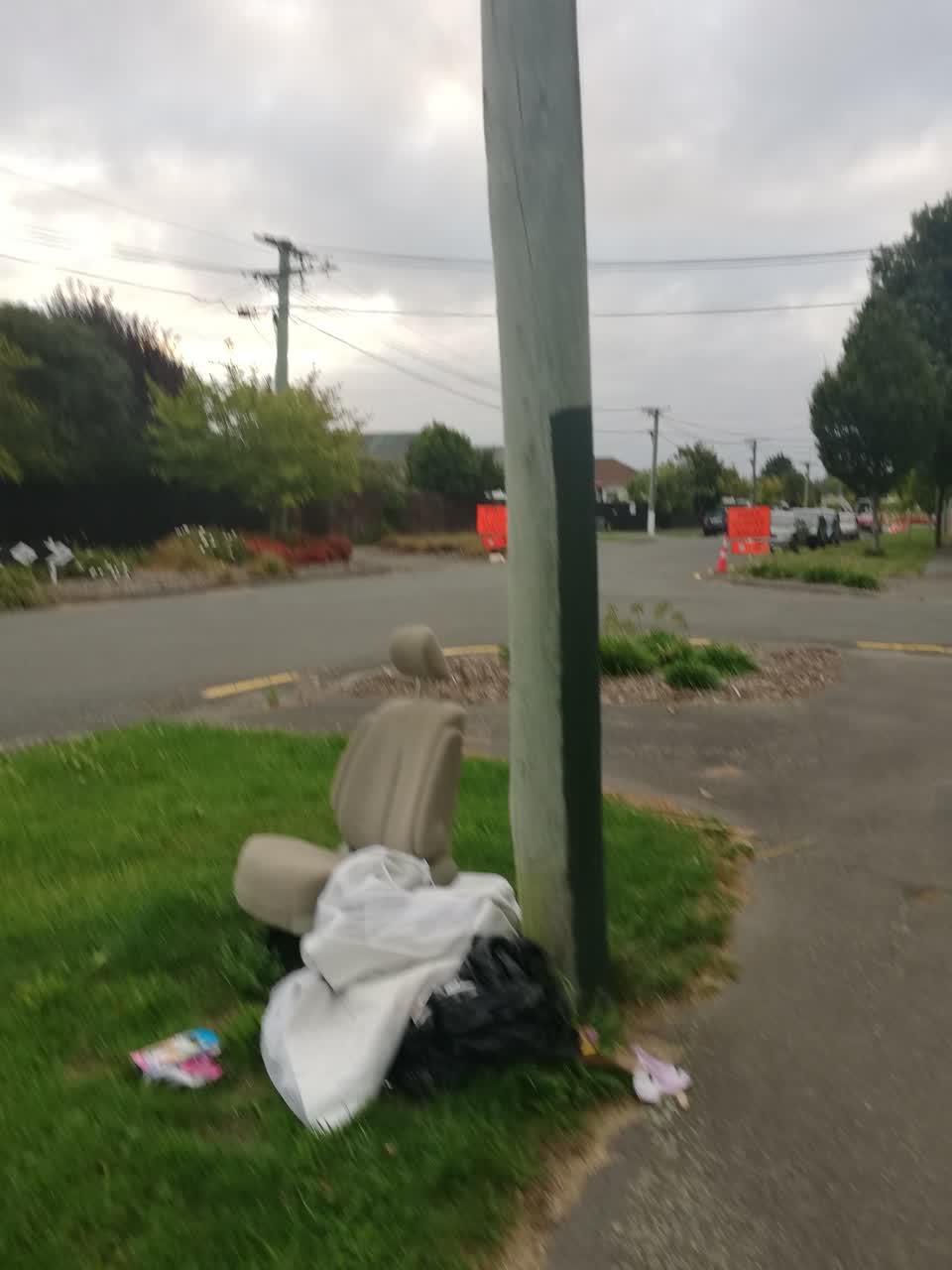 The photograph attached to this rubbish/recycling report