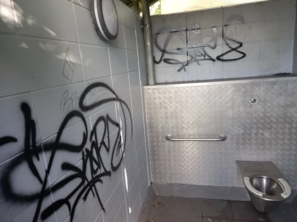 The photograph attached to this graffiti report