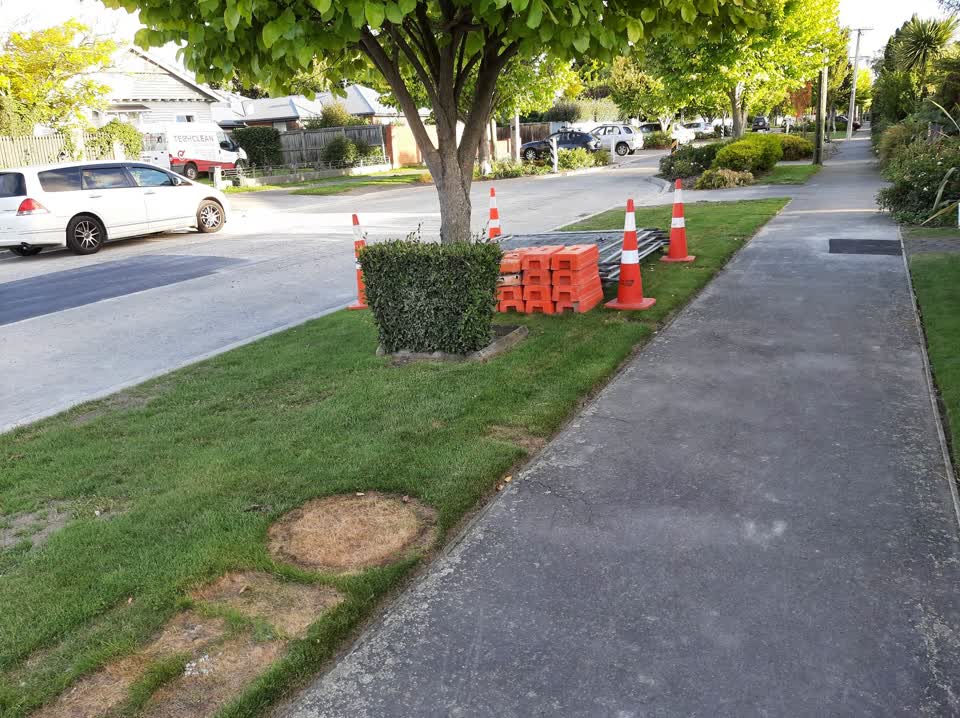 The photograph attached to this roading/streets report