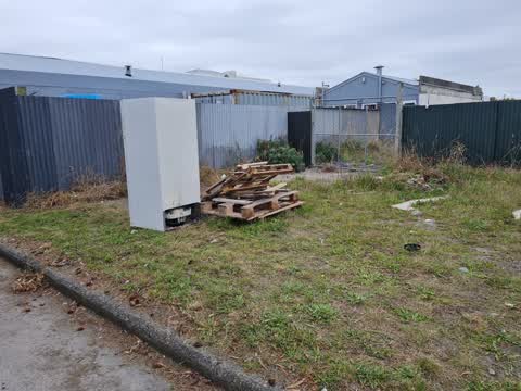 Rubbish/Recycling, a report photo