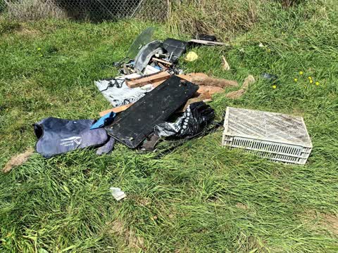 Rubbish/Recycling, a report photo