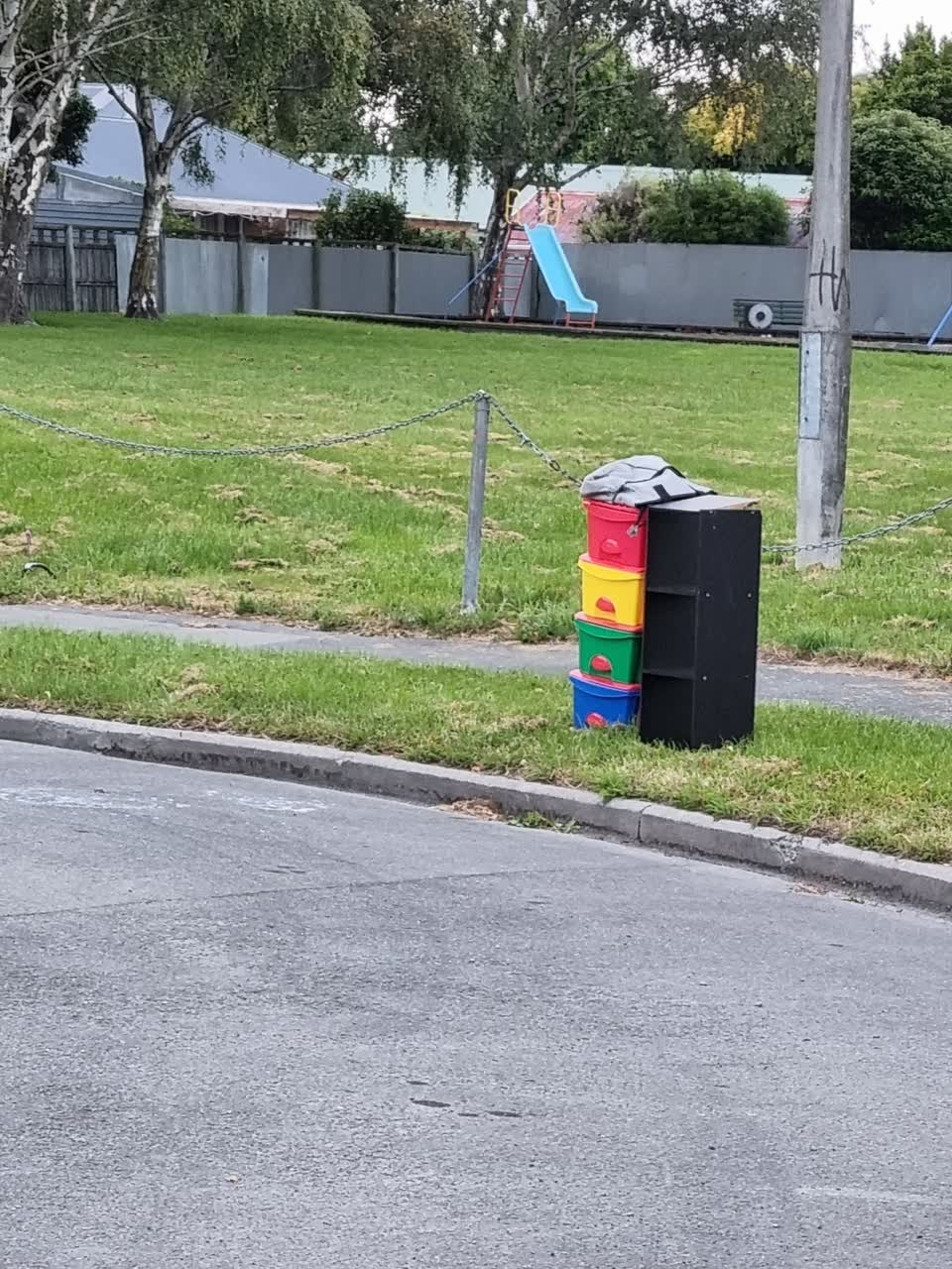 The photograph attached to this rubbish/recycling report