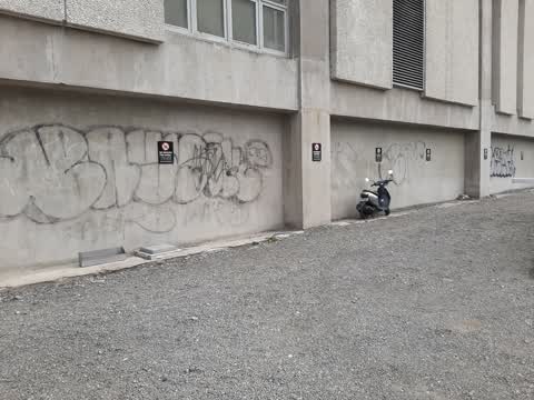Graffiti, a report photo
