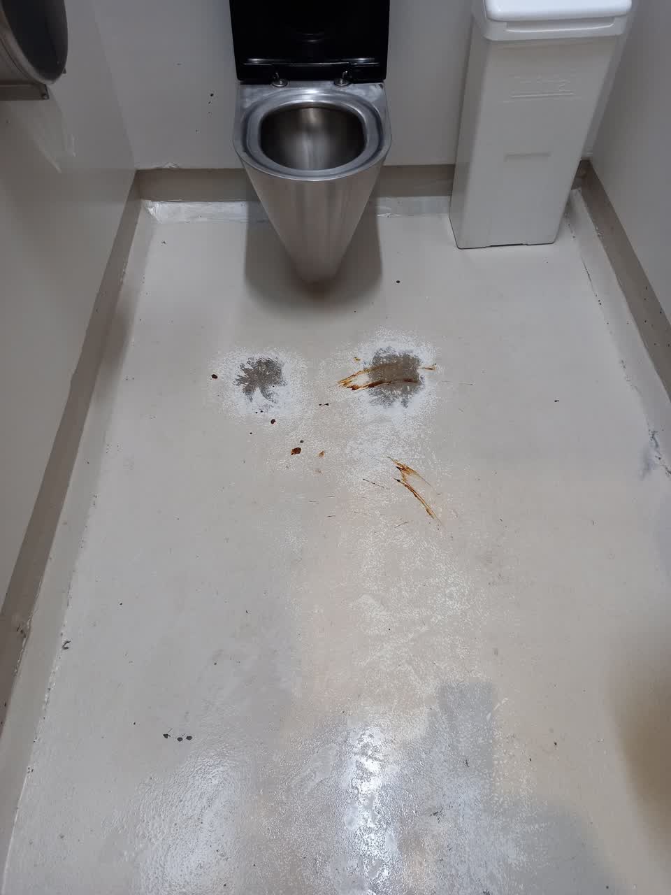 The photograph attached to this sewer - general report