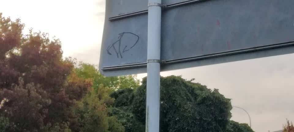 The photograph attached to this graffiti report