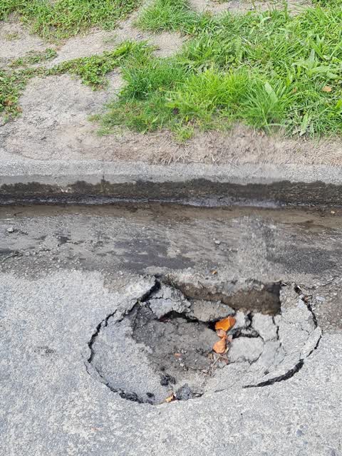 Roading/Streets, a report photo