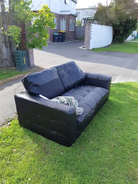 Rubbish/Recycling, a report photo