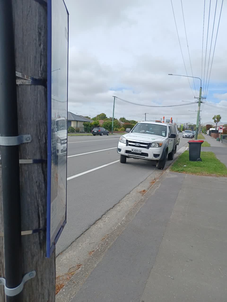 The photograph attached to this roading/streets report