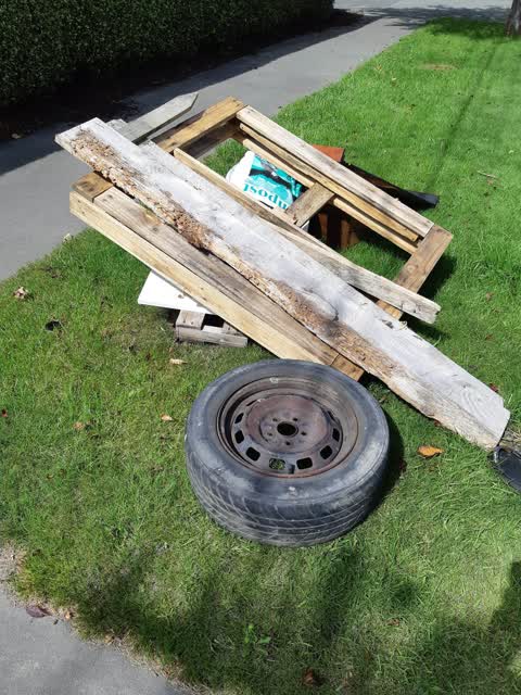 Rubbish/Recycling, a report photo
