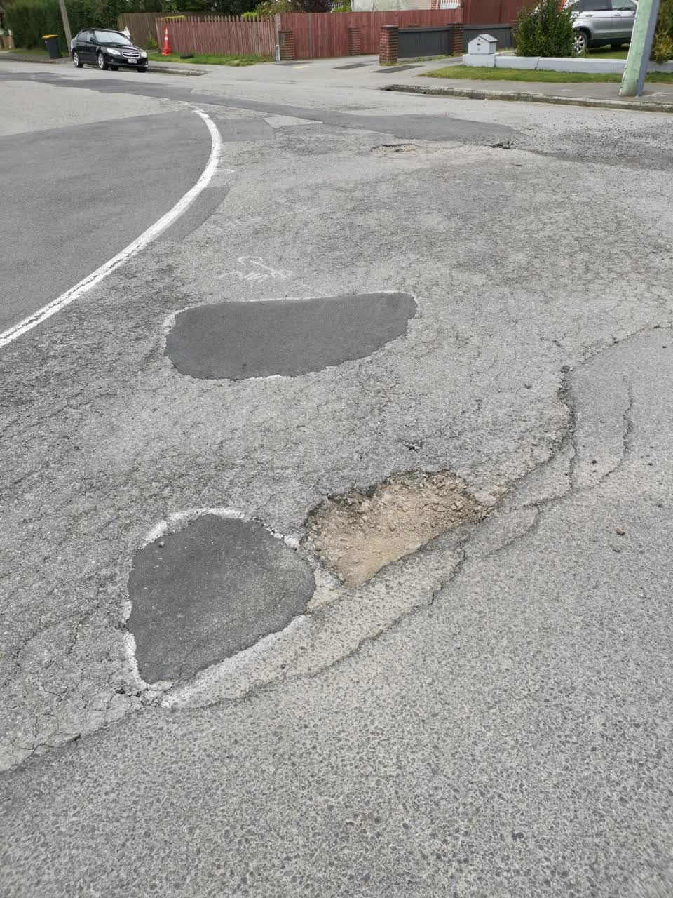 The photograph attached to this roading/streets report