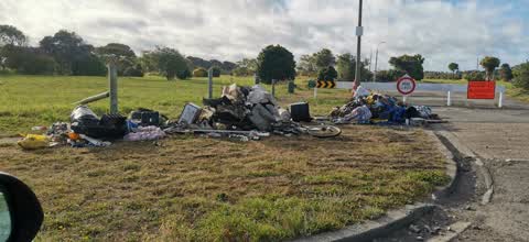 Rubbish/Recycling, a report photo
