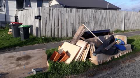 Rubbish/Recycling, a report photo