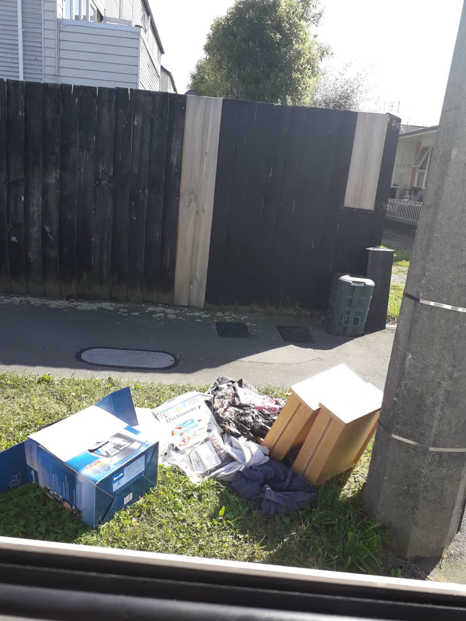 The photograph attached to this rubbish/recycling report