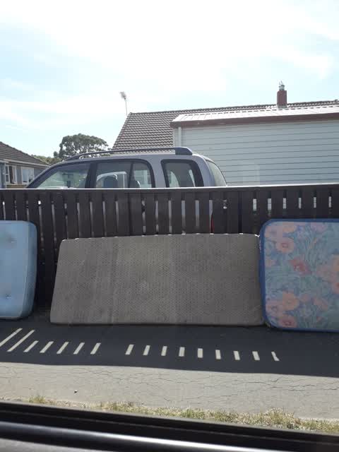 Rubbish/Recycling, a report photo