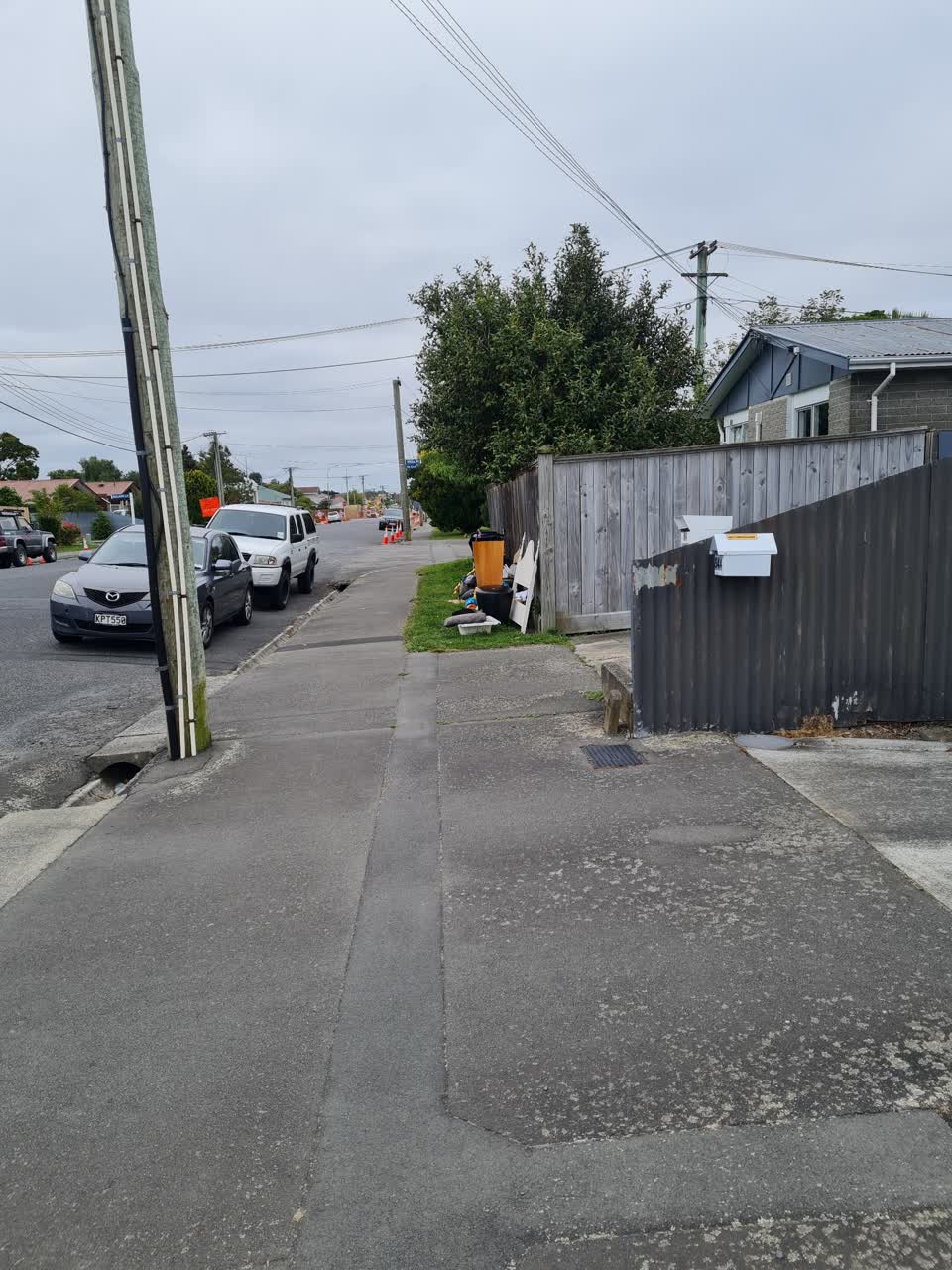 The photograph attached to this rubbish/recycling report