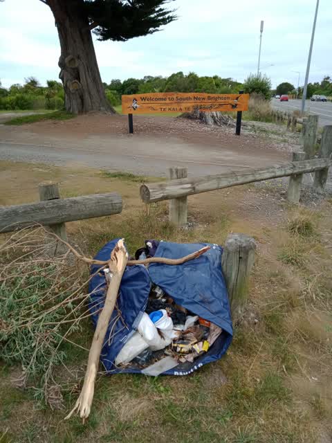 Rubbish/Recycling, a report photo