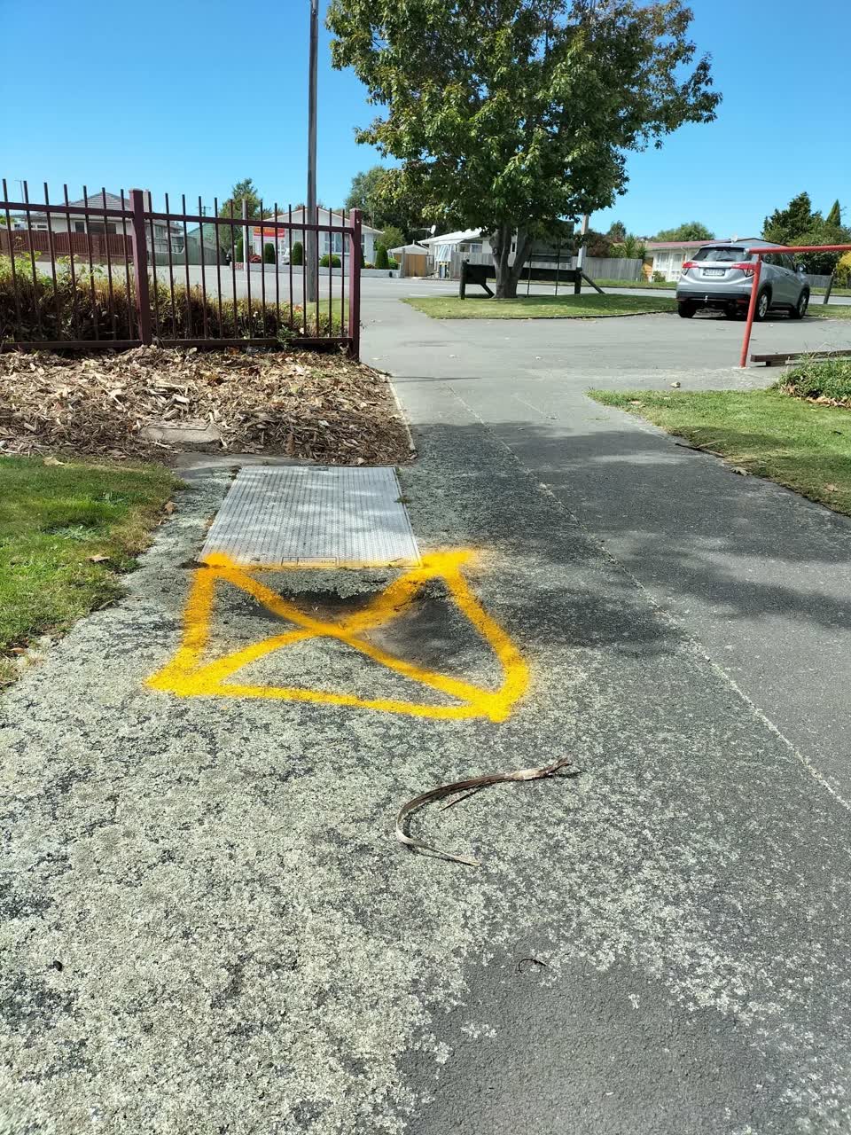 The photograph attached to this roading/streets report