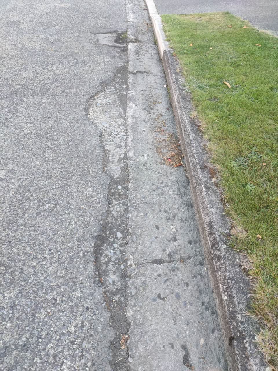 The photograph attached to this roading/streets report