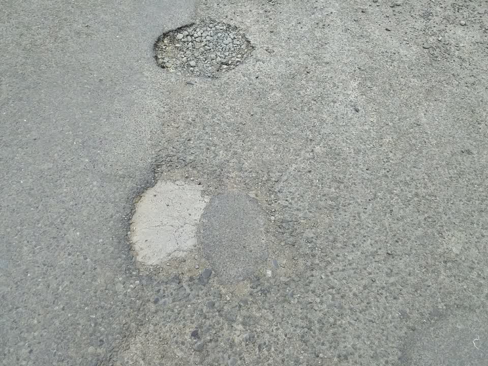 The photograph attached to this roading/streets report
