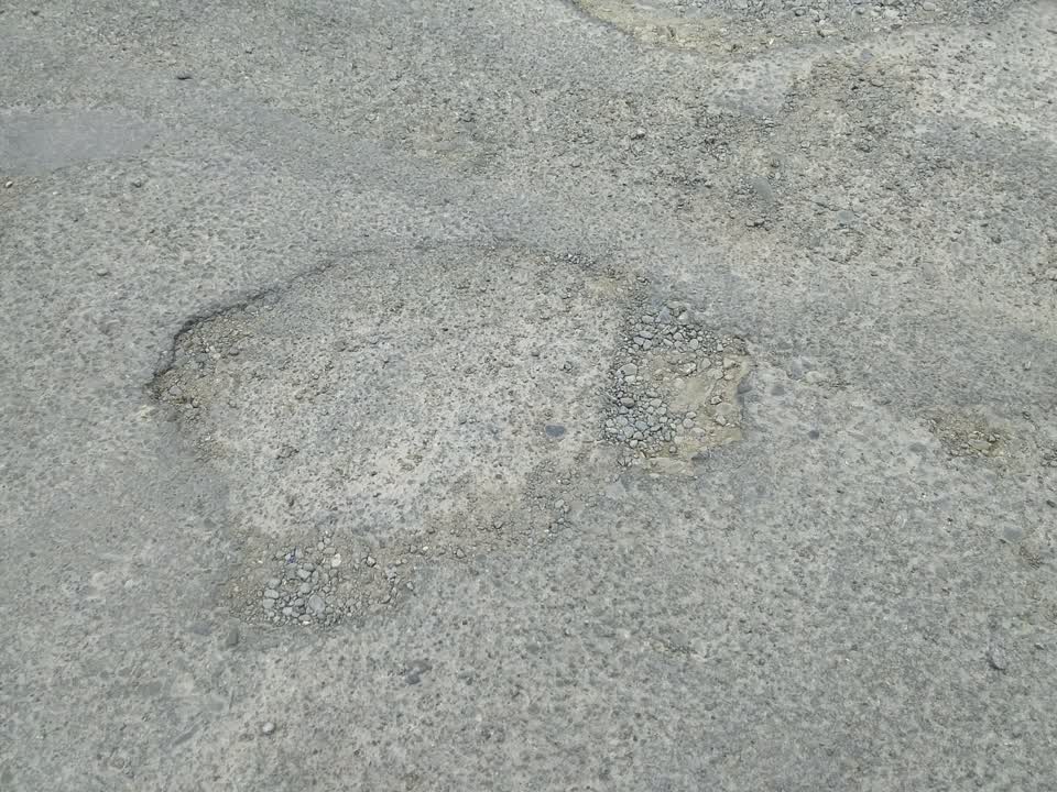 The photograph attached to this roading/streets report