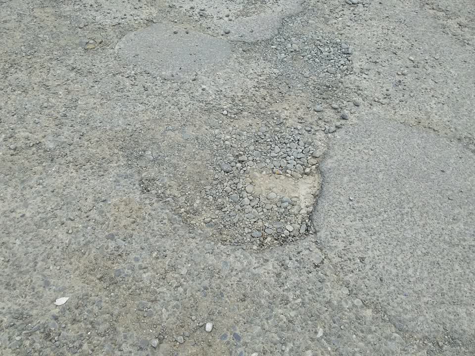 The photograph attached to this roading/streets report