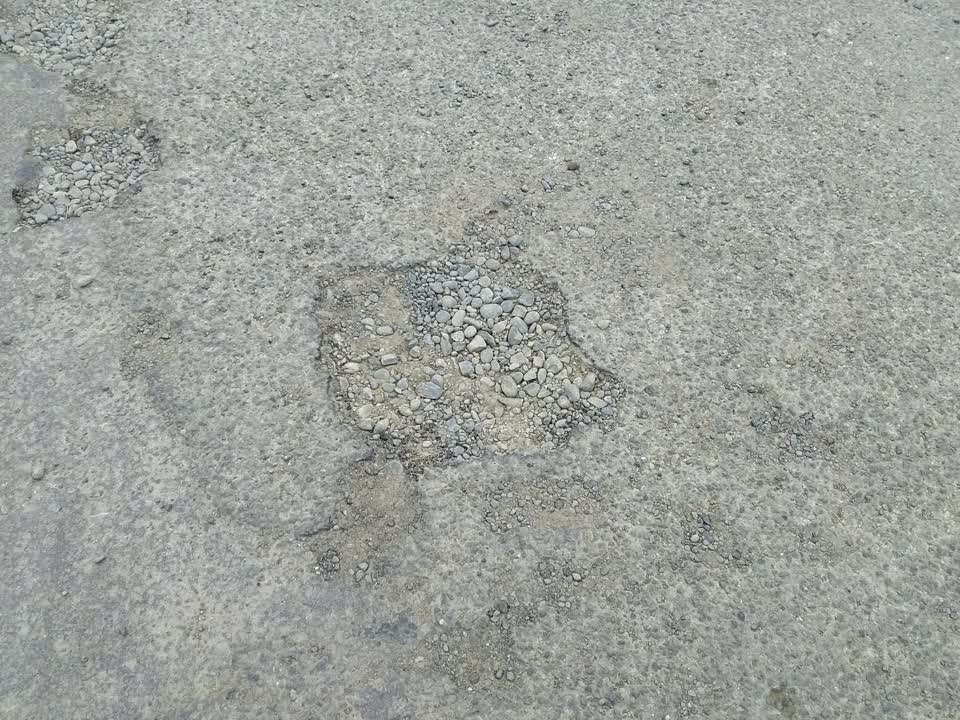 The photograph attached to this roading/streets report