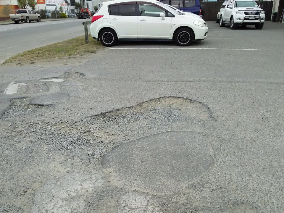 The photograph attached to this roading/streets report
