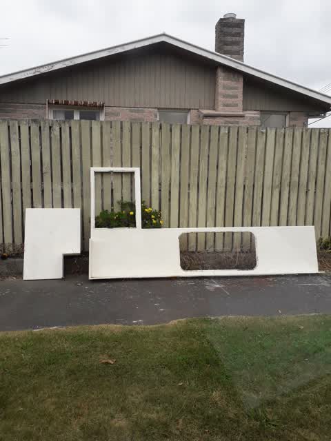 Rubbish/Recycling, a report photo