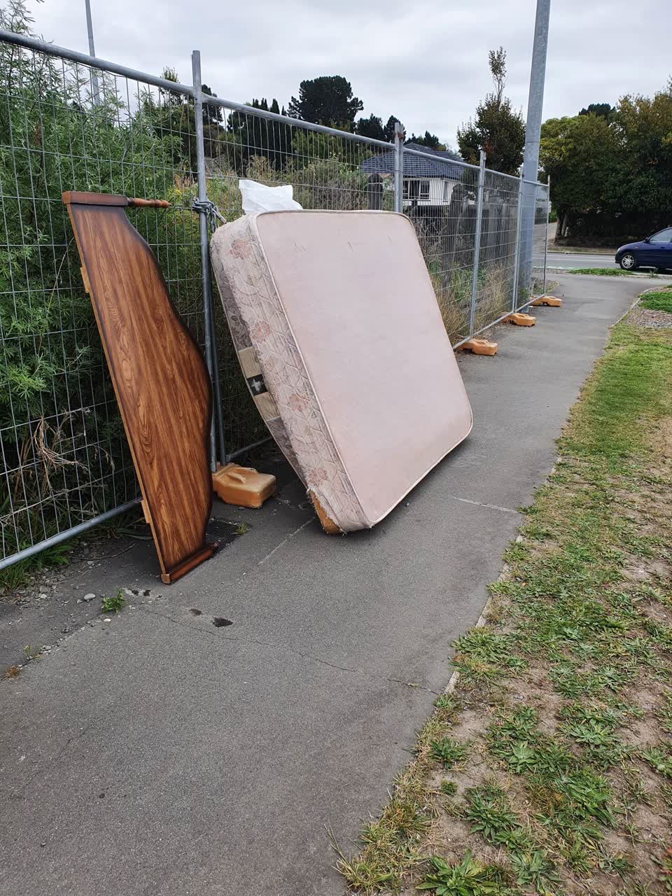 The photograph attached to this rubbish/recycling report