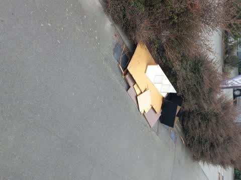 Rubbish/Recycling, a report photo
