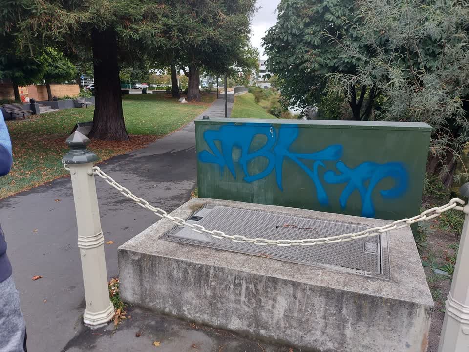 The photograph attached to this graffiti report