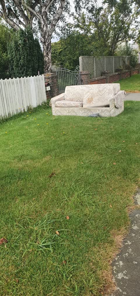 Rubbish/Recycling, a report photo