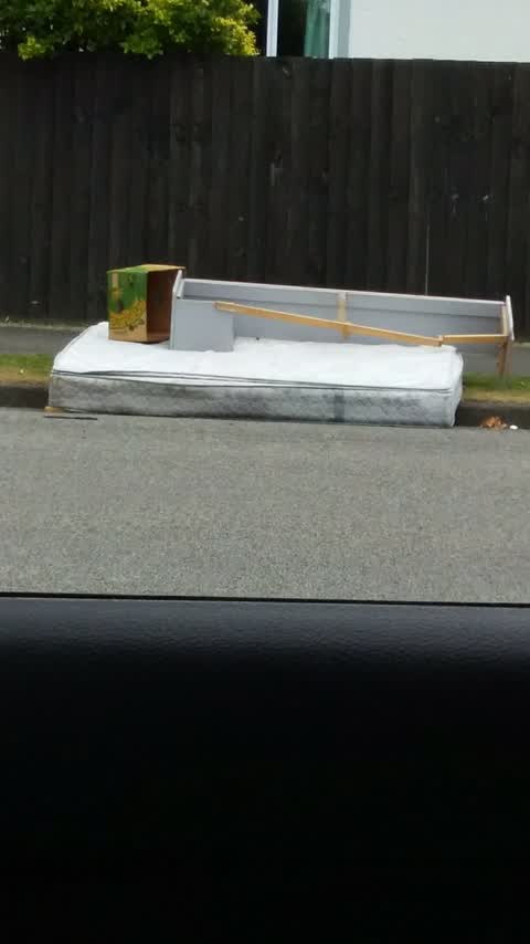 Rubbish/Recycling, a report photo