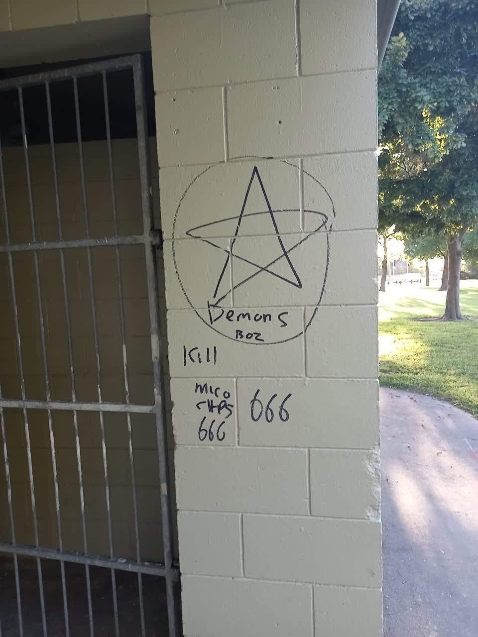 The photograph attached to this graffiti report