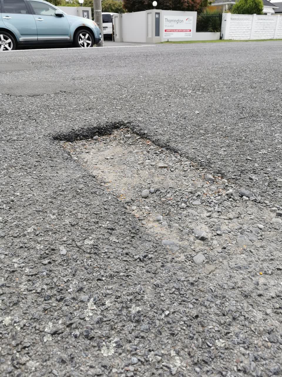 The photograph attached to this roading/streets report
