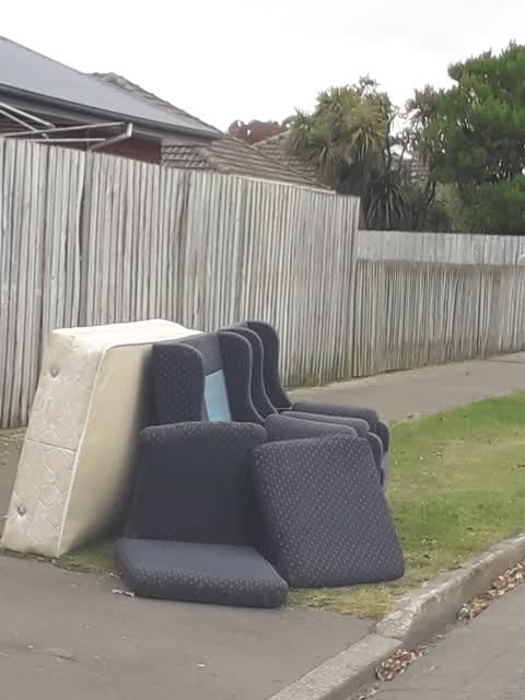 Rubbish/Recycling, a report photo