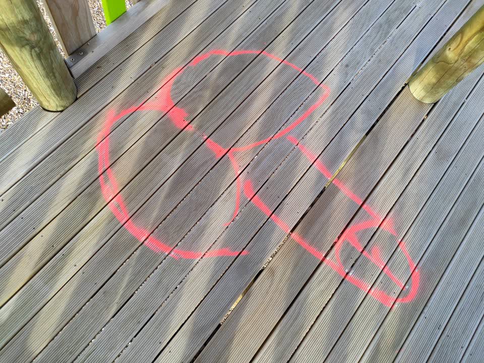 The photograph attached to this graffiti report