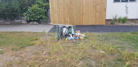 Rubbish/Recycling, a report photo