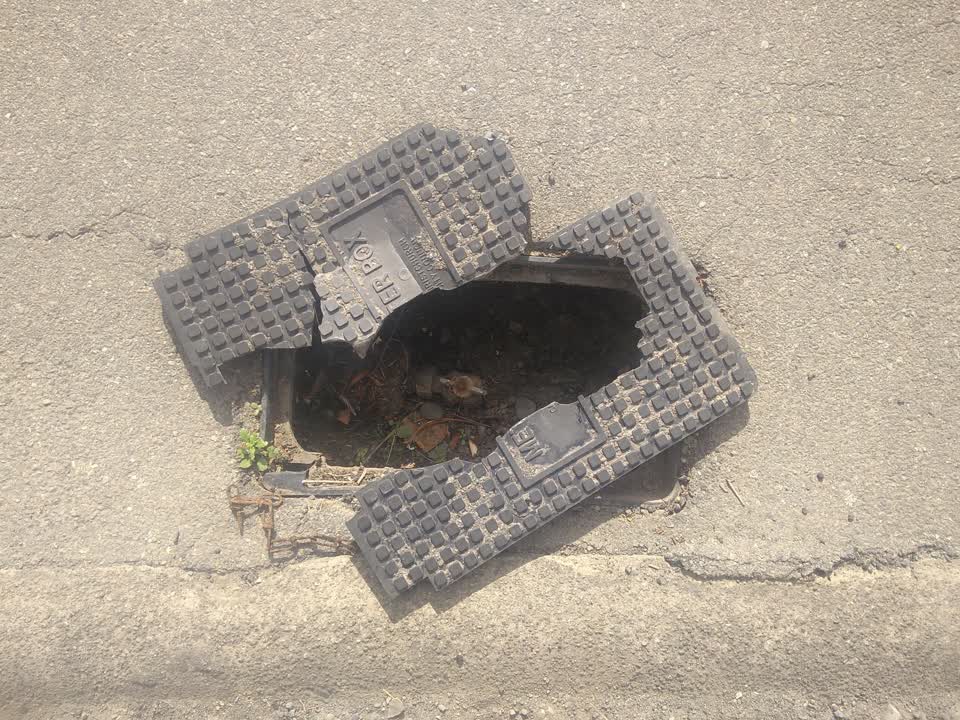 The photograph attached to this roading/streets report