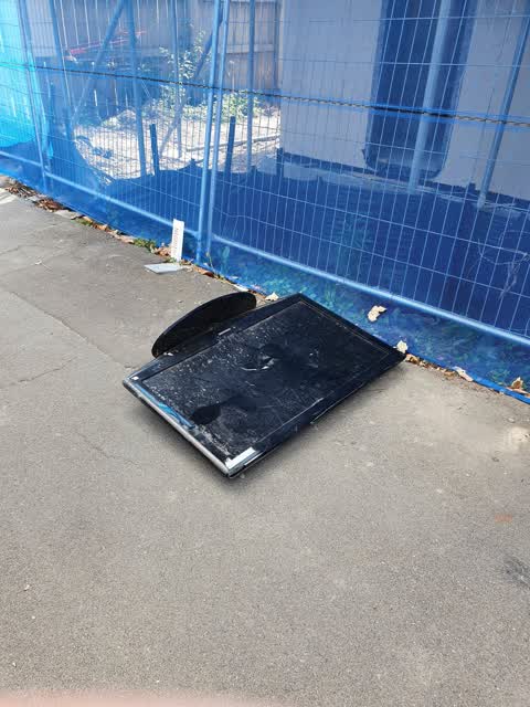 Rubbish/Recycling, a report photo
