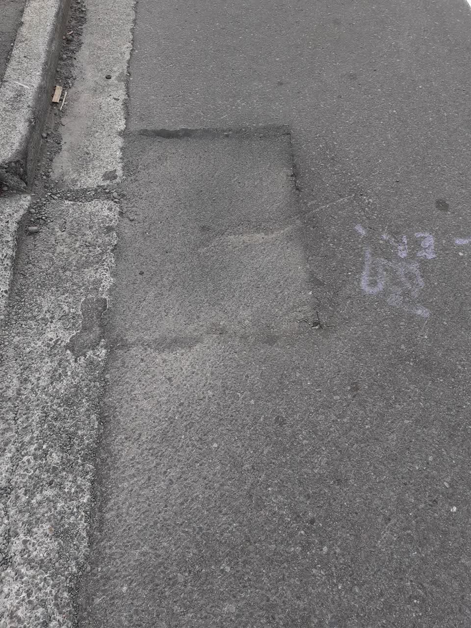 The photograph attached to this roading/streets report