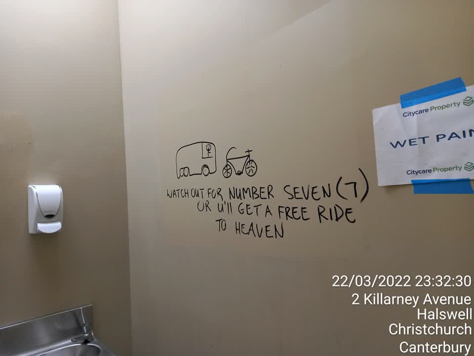 The photograph attached to this graffiti report