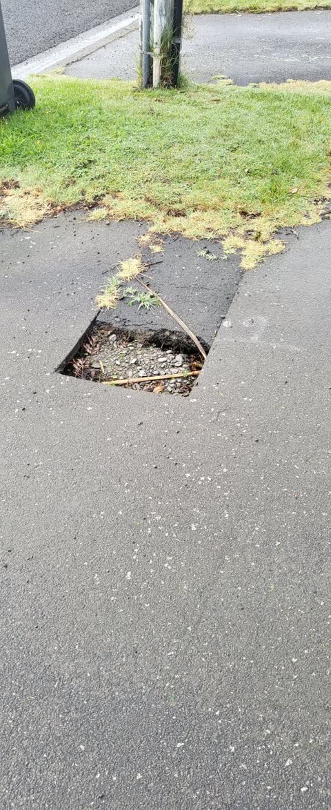 Roading/Streets, a report photo