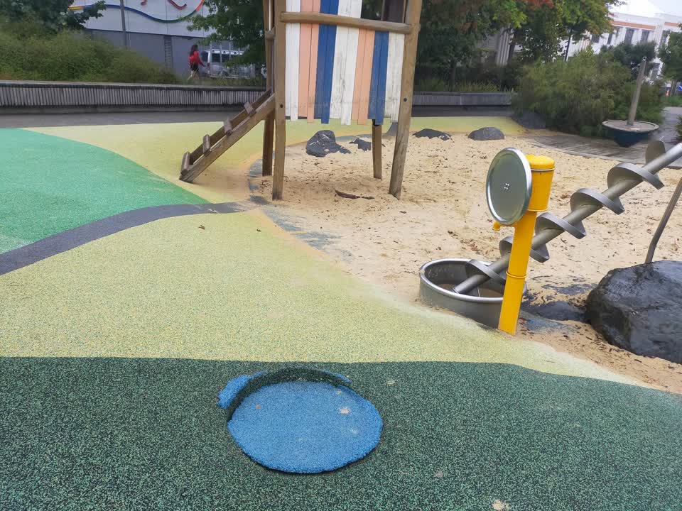 The photograph attached to this parks report