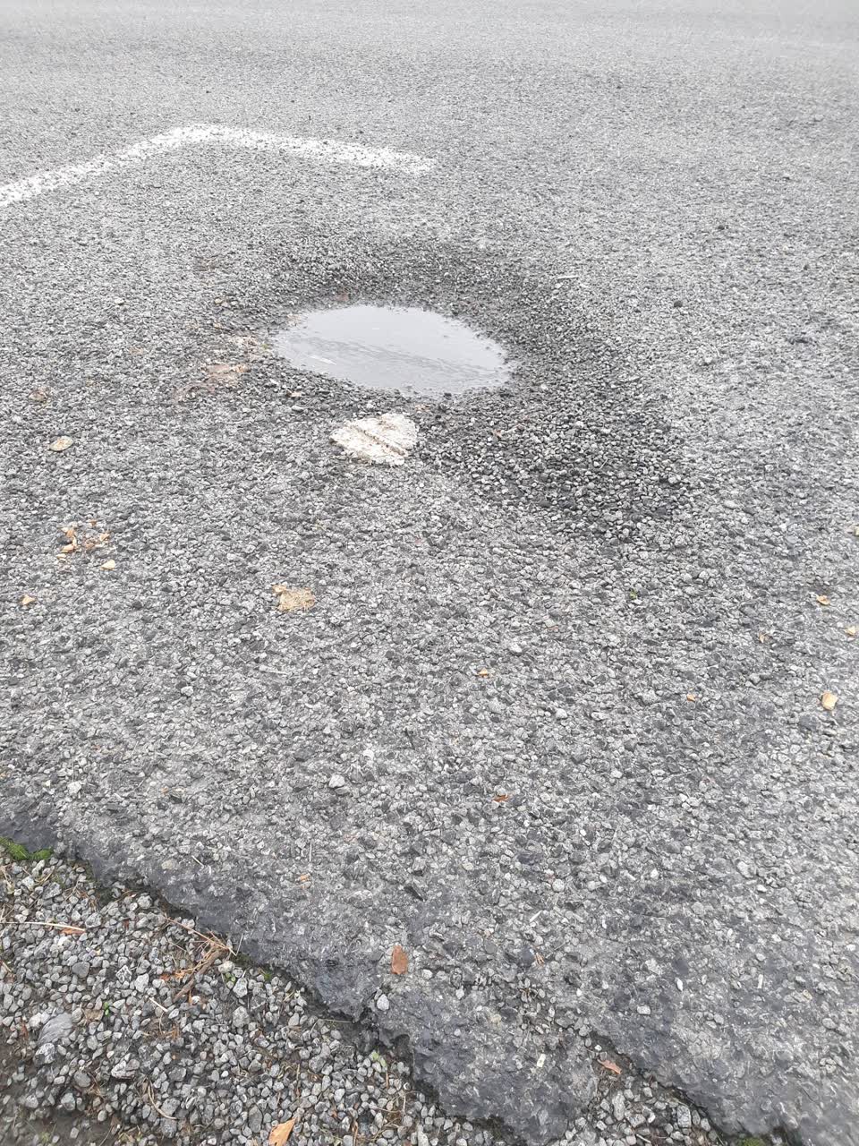 The photograph attached to this roading/streets report