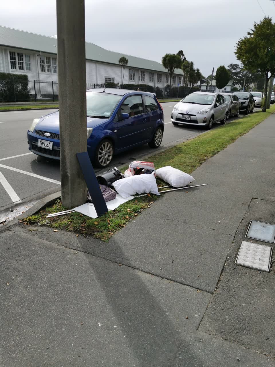 The photograph attached to this rubbish/recycling report