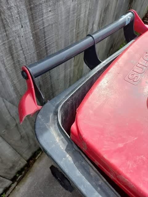 Rubbish/Recycling, a report photo