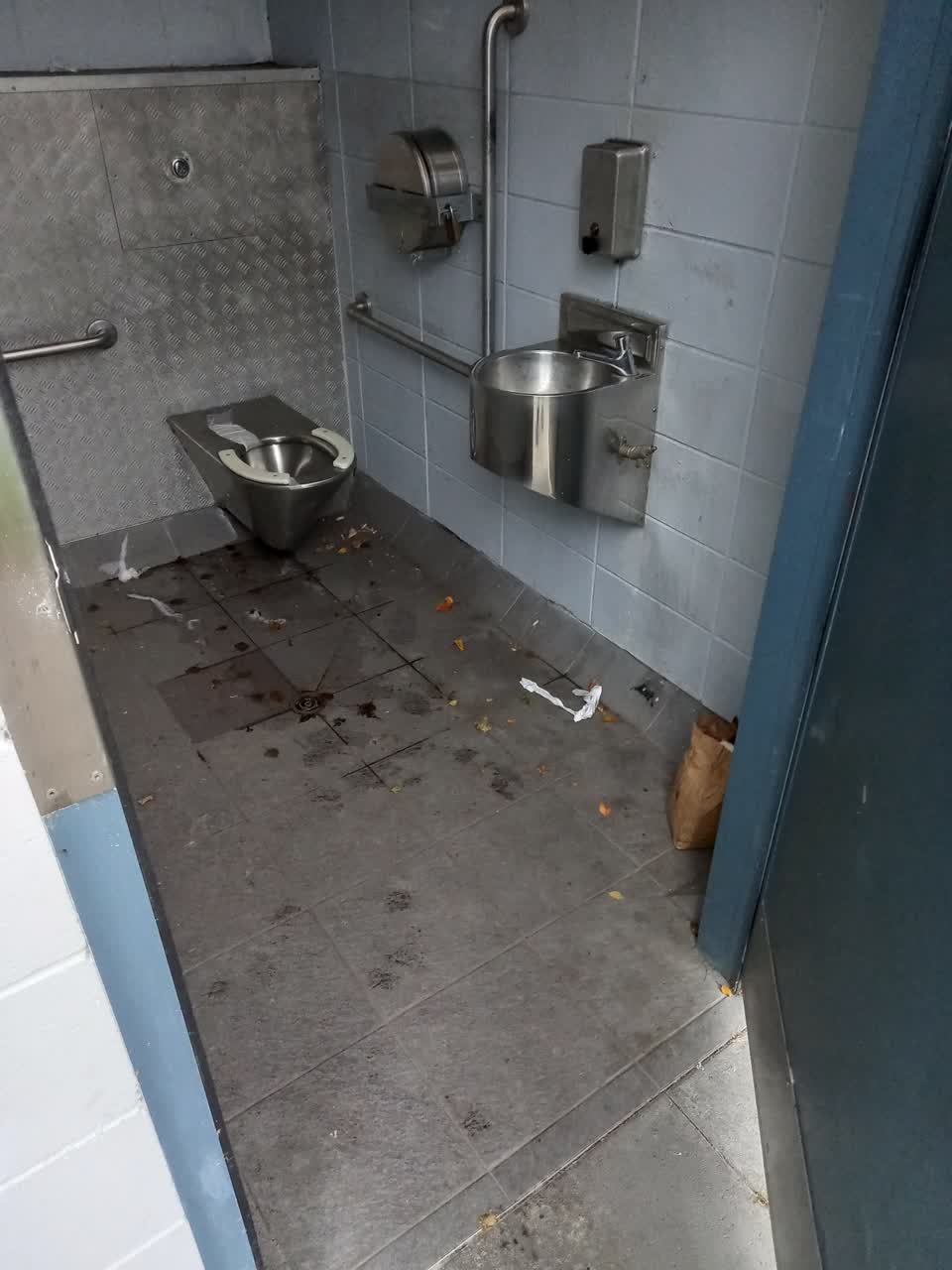 The photograph attached to this parks report